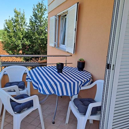 Apartman Valbandon Fažana Eksteriør billede