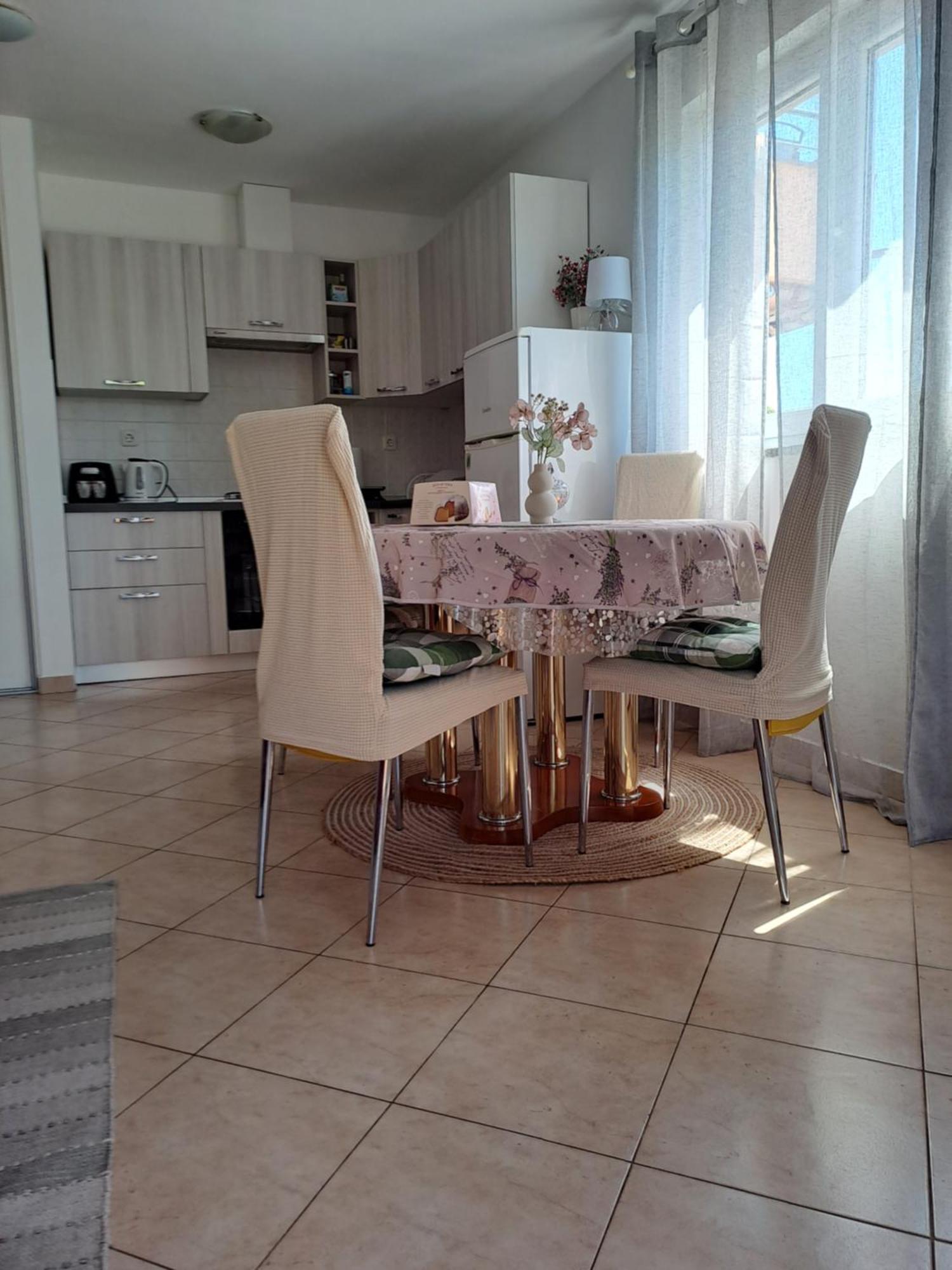 Apartman Valbandon Fažana Eksteriør billede
