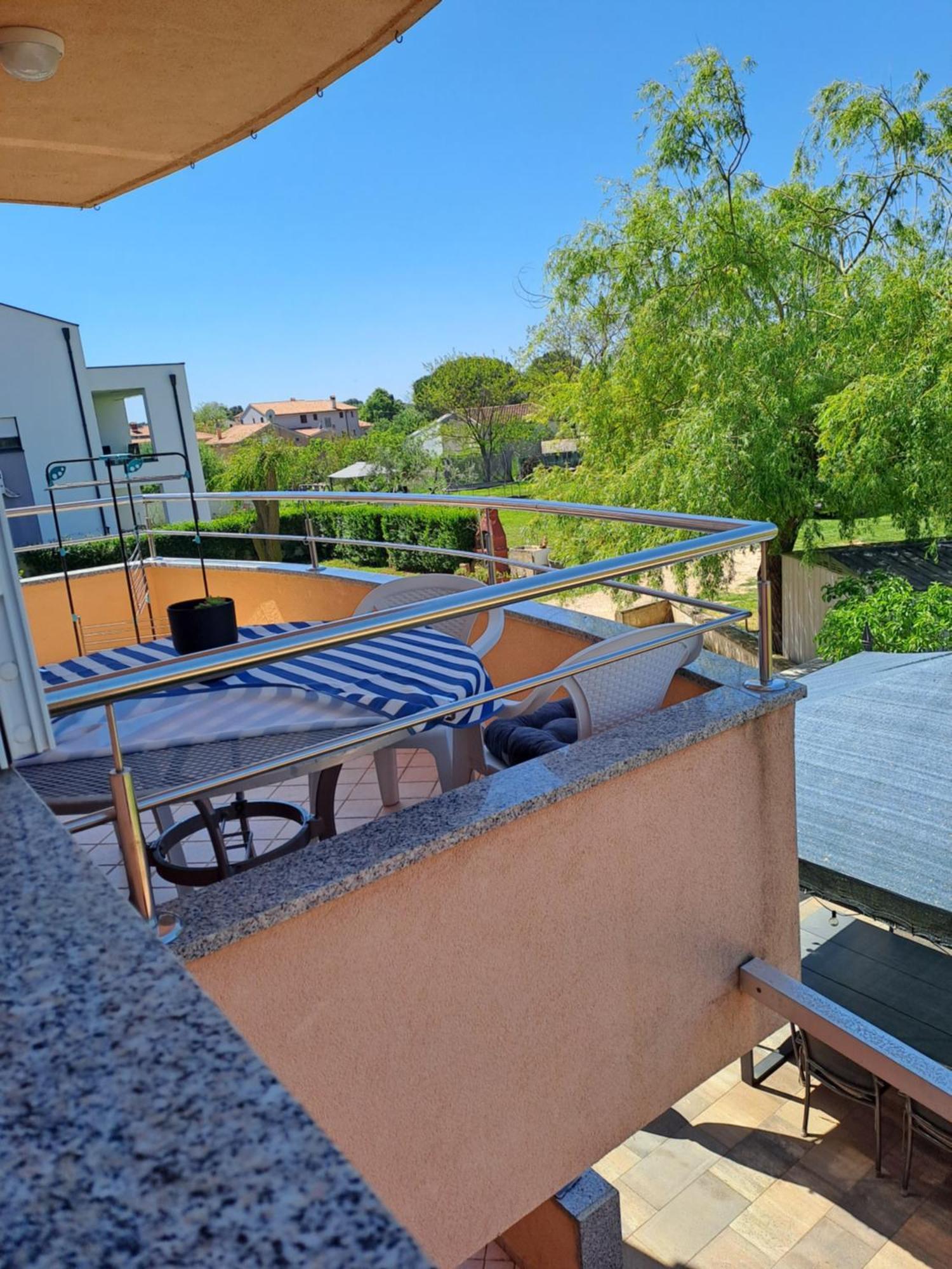 Apartman Valbandon Fažana Eksteriør billede